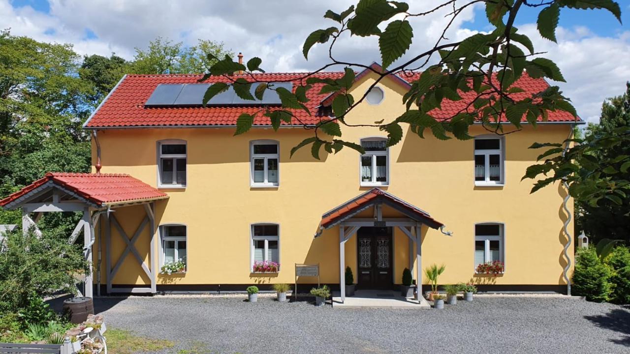 Haus Eveline - Ferienwohnungen Unterhalb Der Wartburg - Eisenach Exteriör bild